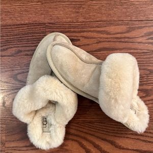 UGG slippers size 7
